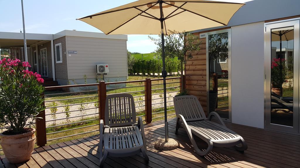 Holiday Mobile Homes Park Riviera Karigador Buitenkant foto