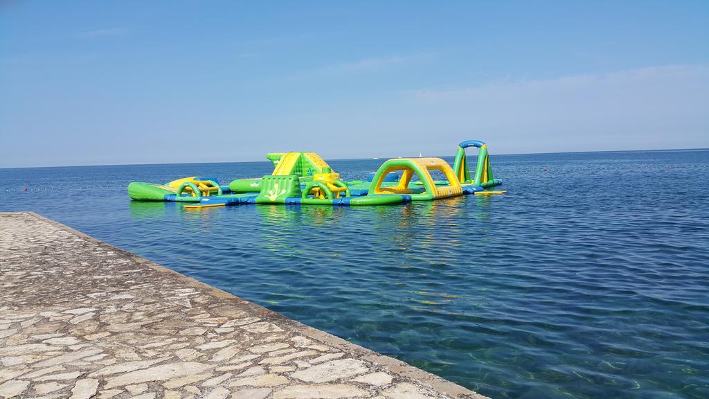 Holiday Mobile Homes Park Riviera Karigador Buitenkant foto