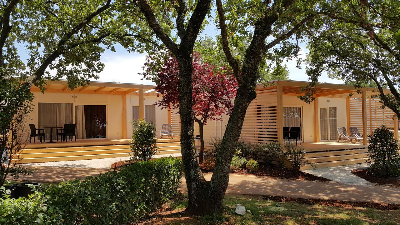 Holiday Mobile Homes Park Riviera Karigador Buitenkant foto